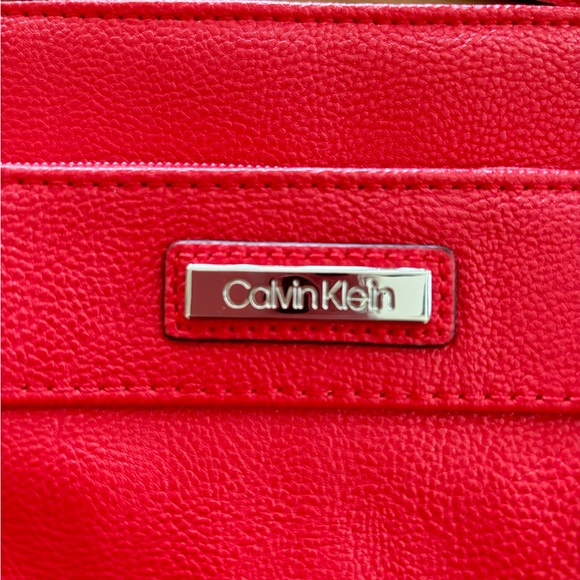 Calvin Klein Crossbody Bag - Picture 2 of 3